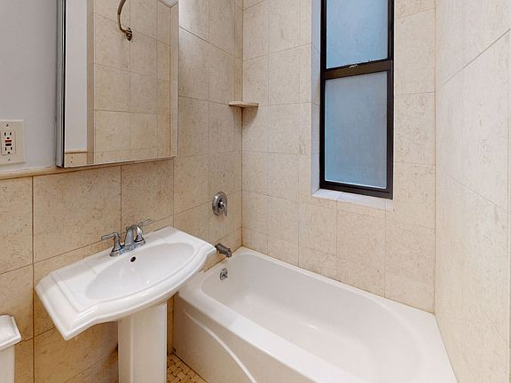 4th image of 501 W 110th St APT 3g