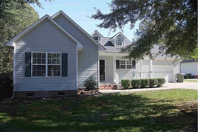 2nd image of 36 Southern Oak Dr