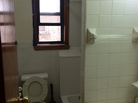 2nd image of 1140 44th Dr #7