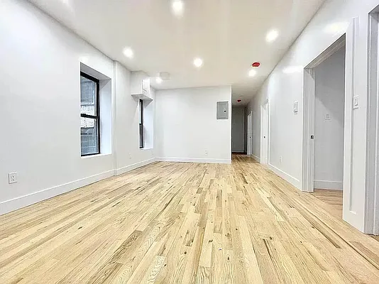 Rented by City Connections Realty | media 3