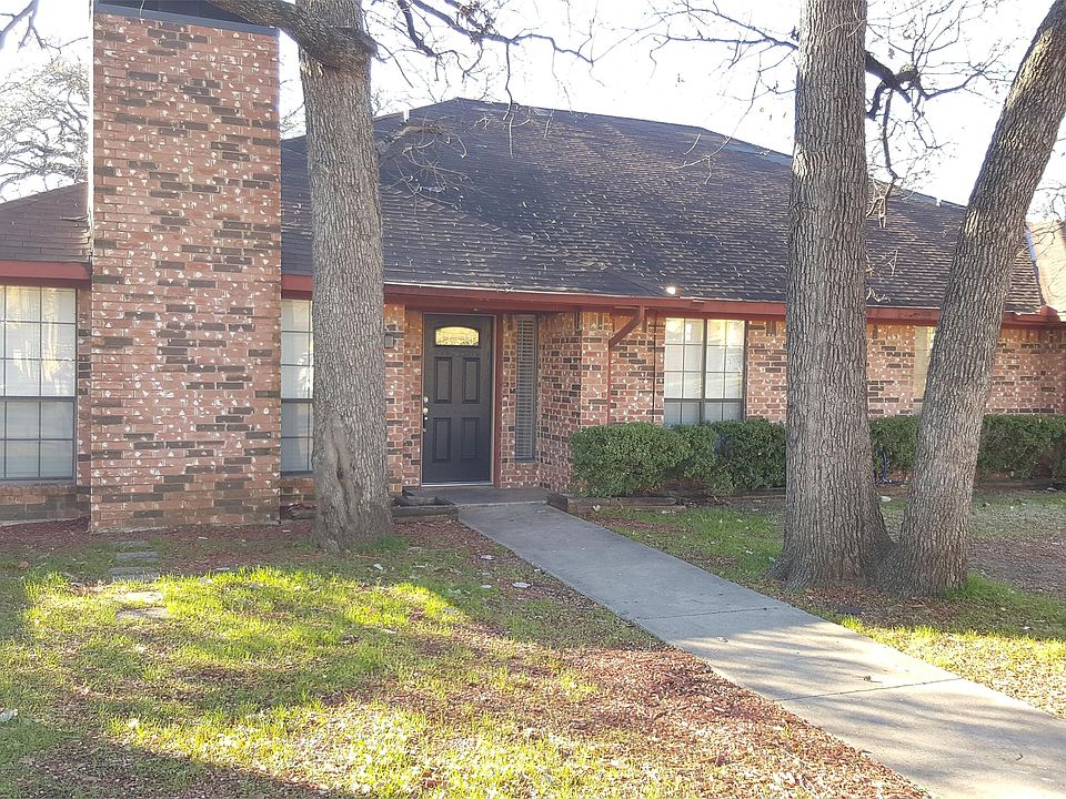 1st image of 1900 N Irving Heights Dr