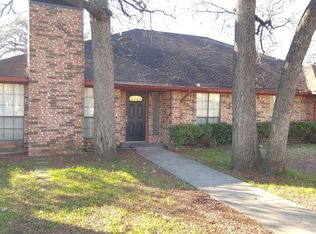 1900 N Irving Heights Dr, Irving, TX 75061