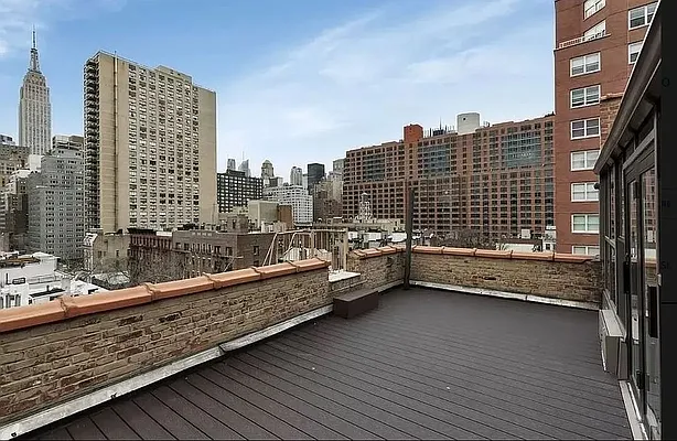 Rented by Mossanen Group | media 9