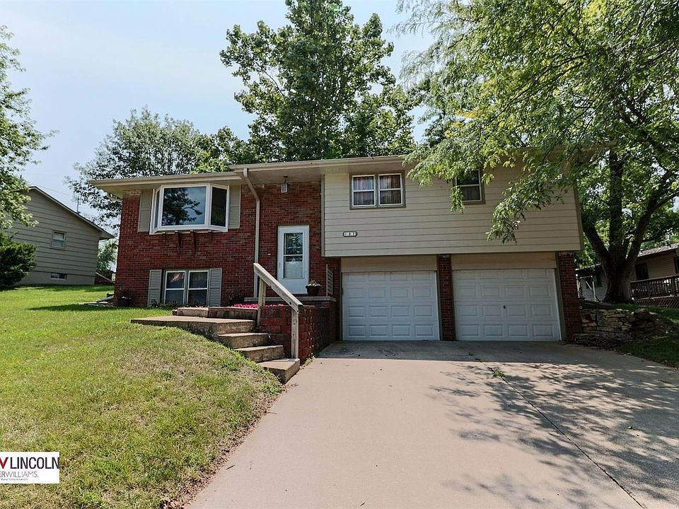 1st image of 107 Oak Ct