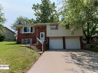 107 Oak Ct, Weeping Water, NE 68463