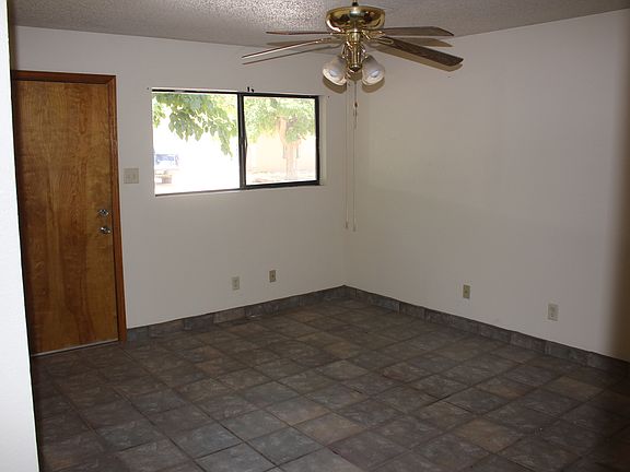 5th image of 127 Hanks Dr #2