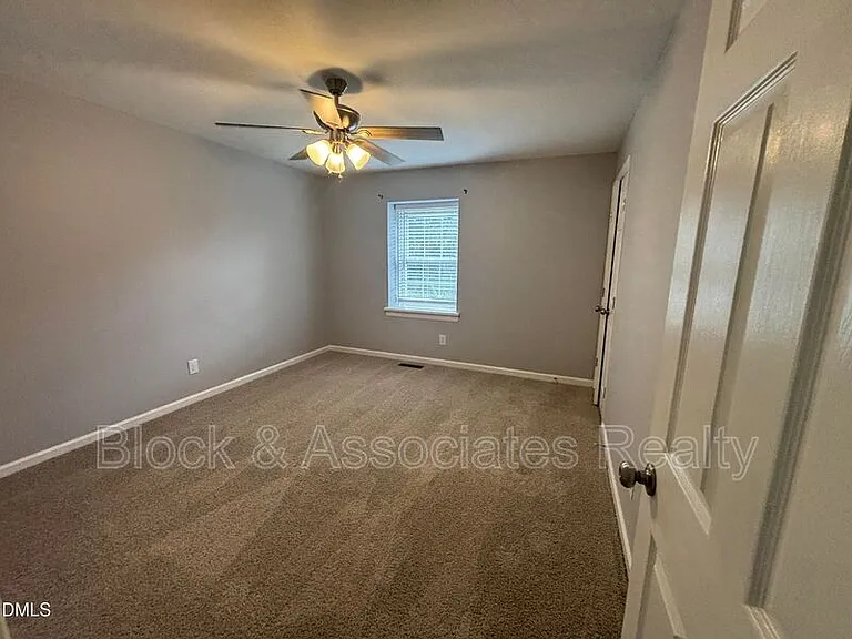 4808 Blue Bird Ct #D — Photo 47