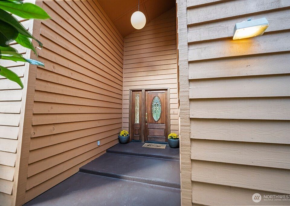 トップス House on the Hill 8727 Johnson Point Road NE, Olympia, WA 98516 | MLS #2439382 | Zillow