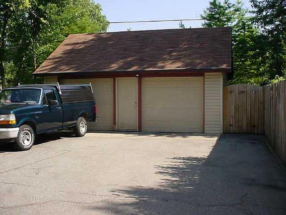 3rd image of 9017 Hibben Ave