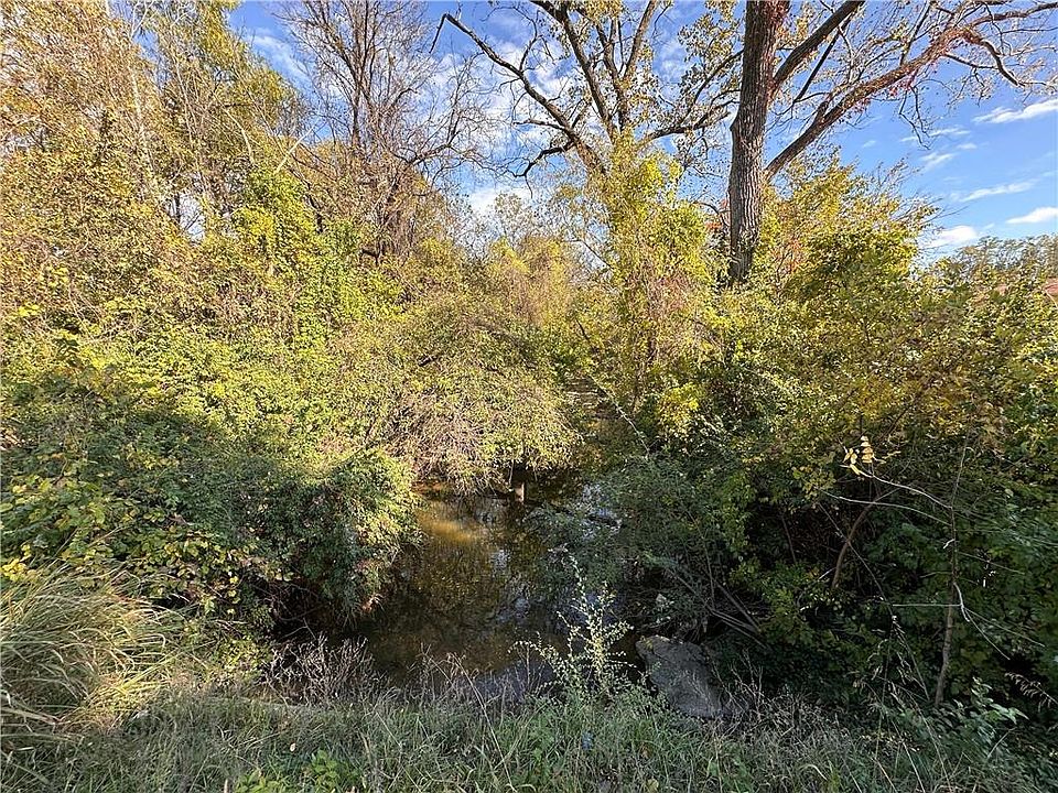 2nd image of 4515 S Phelps Rd