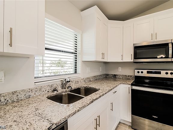 5th image of 2702 31st St SW