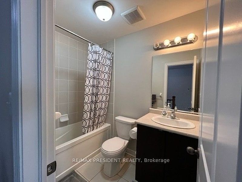 Brampton Townhouse for rent - 3 Bedrooms — photo 17
