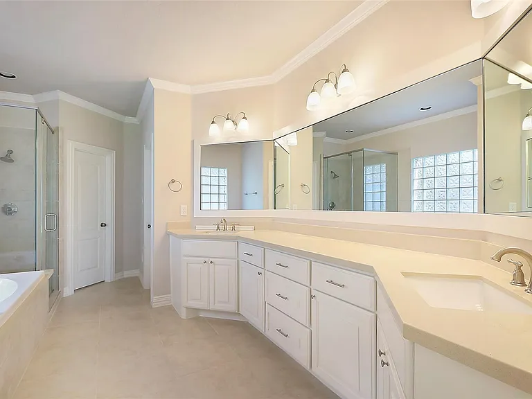 19911 Sky Hollow Ln — Photo 7