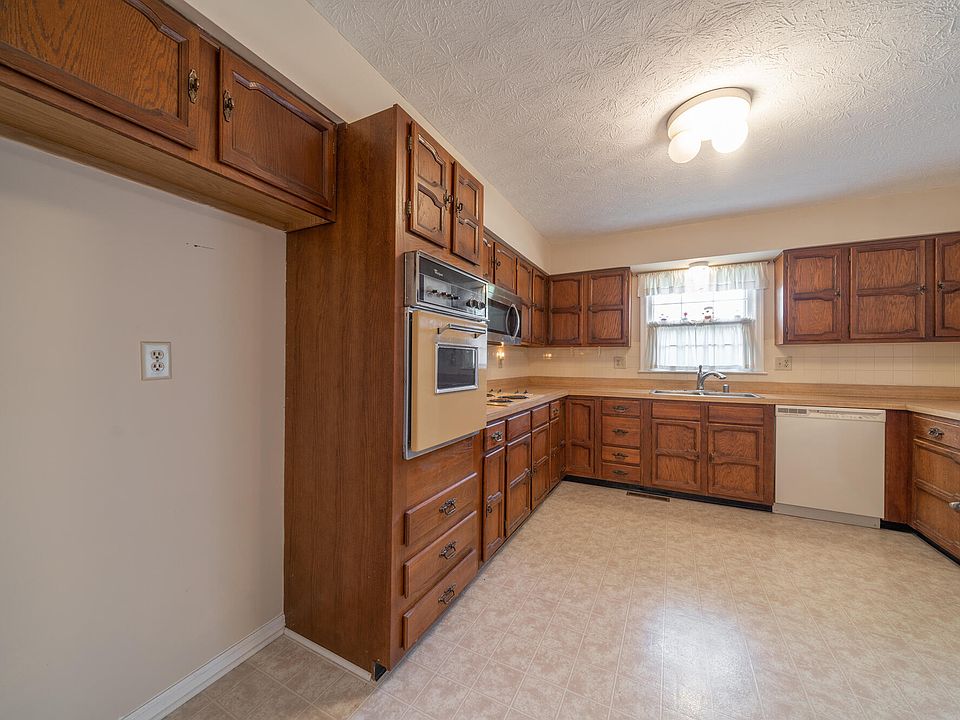 3347 Mantilla Dr, Lexington, KY 40513 Zillow