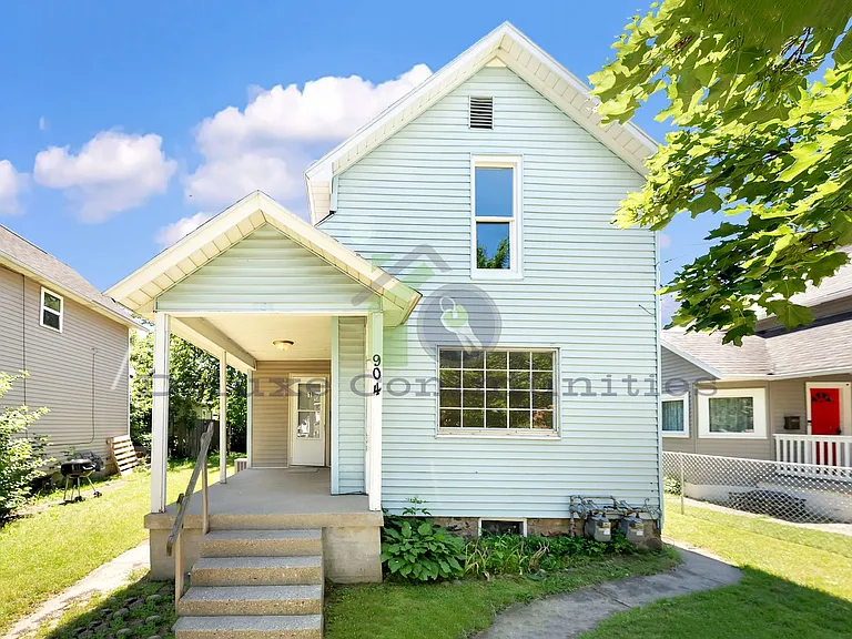 904 Park St SW — Photo 1