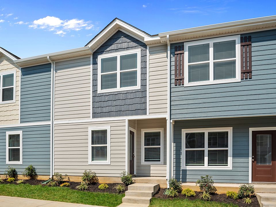 The spacious Pine plan is available for quick move-in at The Cottages of Lake Forest