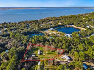 135 Daisey St, Eastpoint, FL 32328