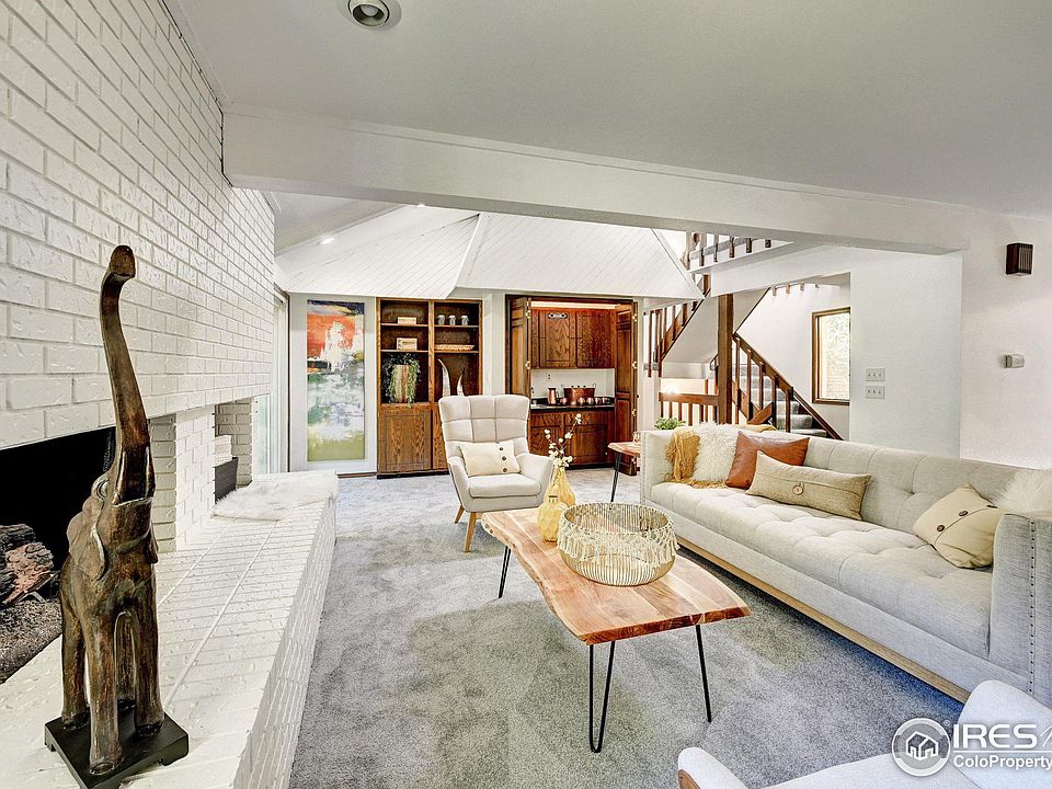 1st image of 4986 Clubhouse Cir