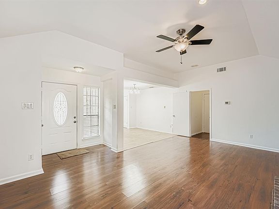 2nd image of 2100 Buckeye Ln