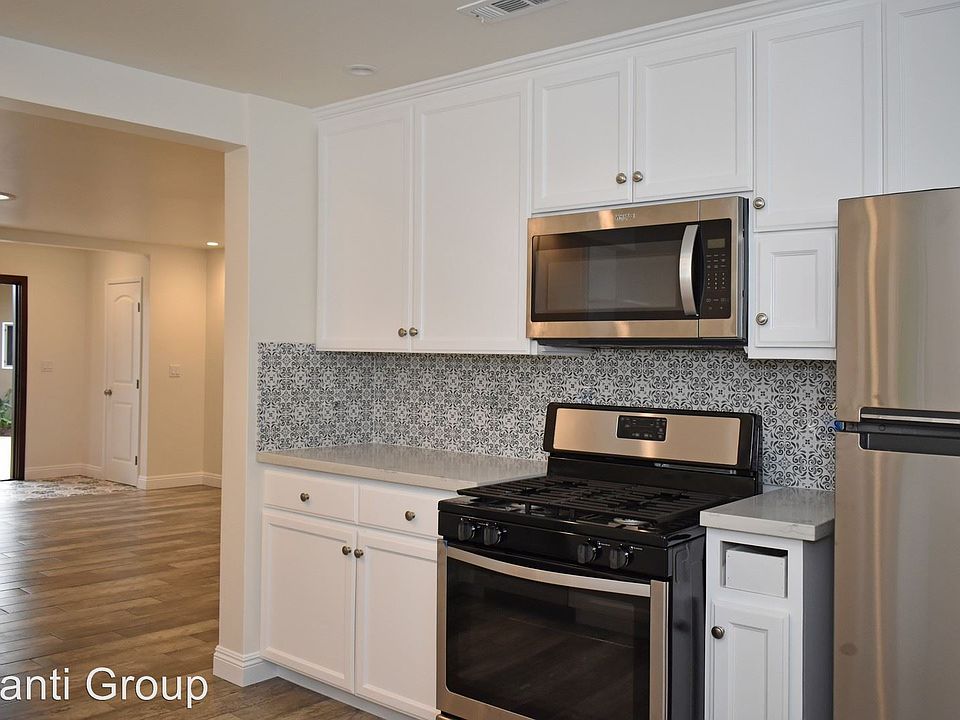1st image of 322 Consuelo Dr #B