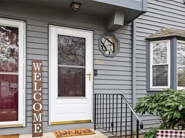 1 Abbott Road #205, Ellington, CT 06029