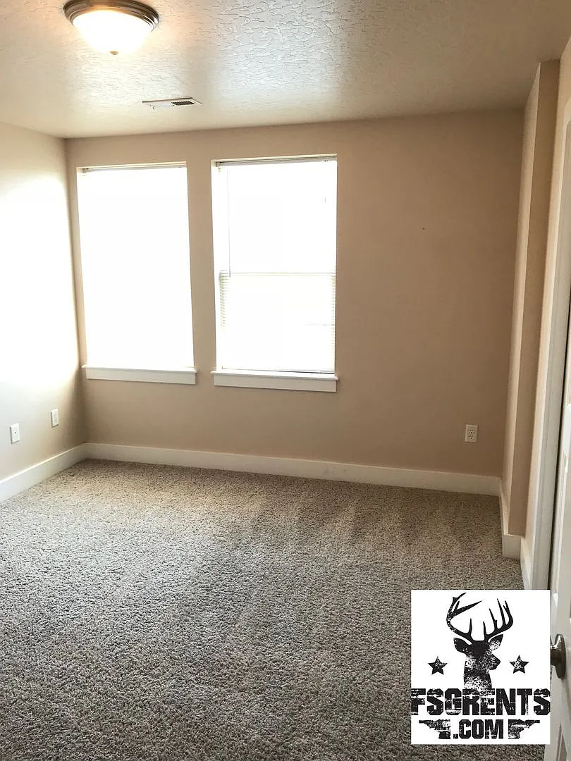 9938 W Rosecroft Ct #101-104 — Photo 2