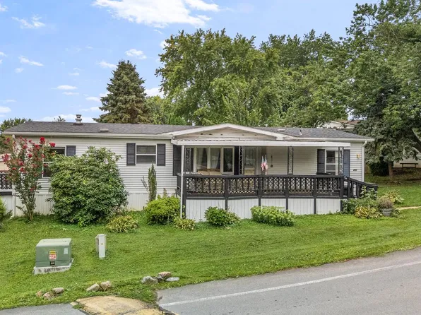 201 Greyfield Dr, Lancaster, PA 17603