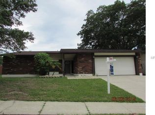 18326 Swan Lake Dr, Lutz, FL 33549