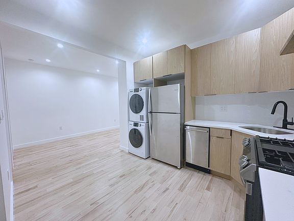 5th image of 251 W 92nd St APT 4E1