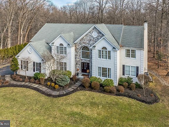 2nd image of 1419 Carolina Pl