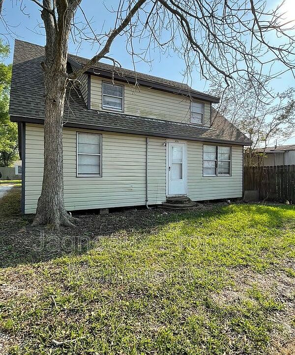 1st image of 415 W Logan St #B