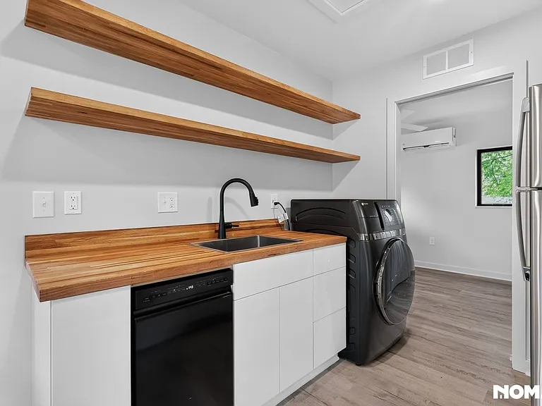 2413 Glascock St #101 — Photo 3