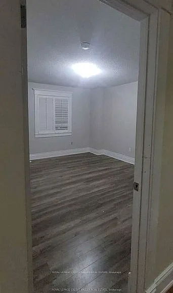 31 Crown Victoria Dr — Photo 9