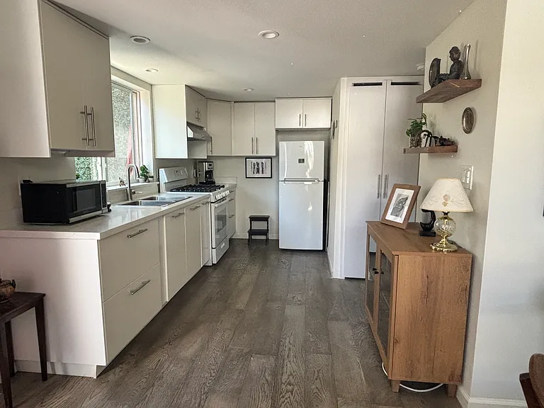 716 Pomona Ave — Photo 5