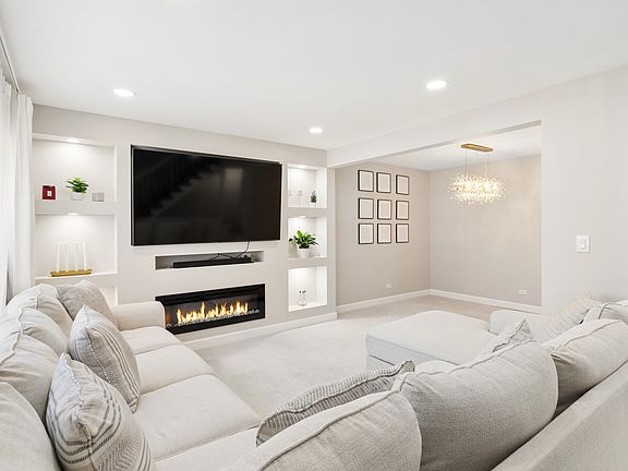 5th image of 1936 Whitingham Ln