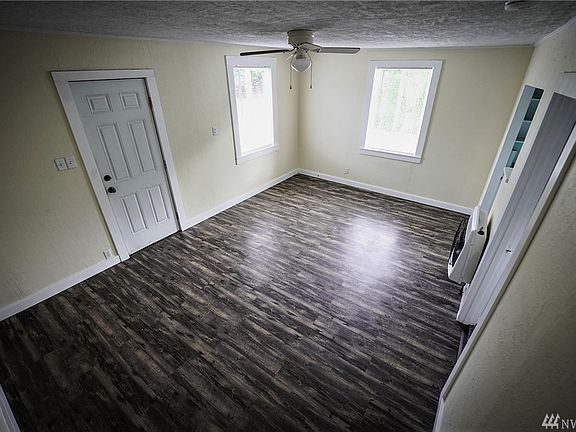 4th image of 1313 N Rainier Ave