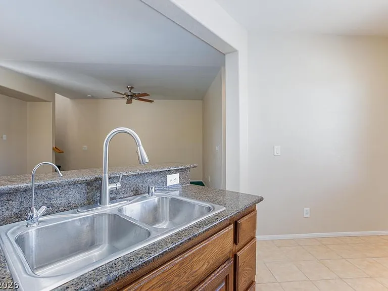 944 Douglas Flat Pl — Photo 11