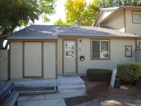 801 Woodglen Dr, Sparks, NV 89434