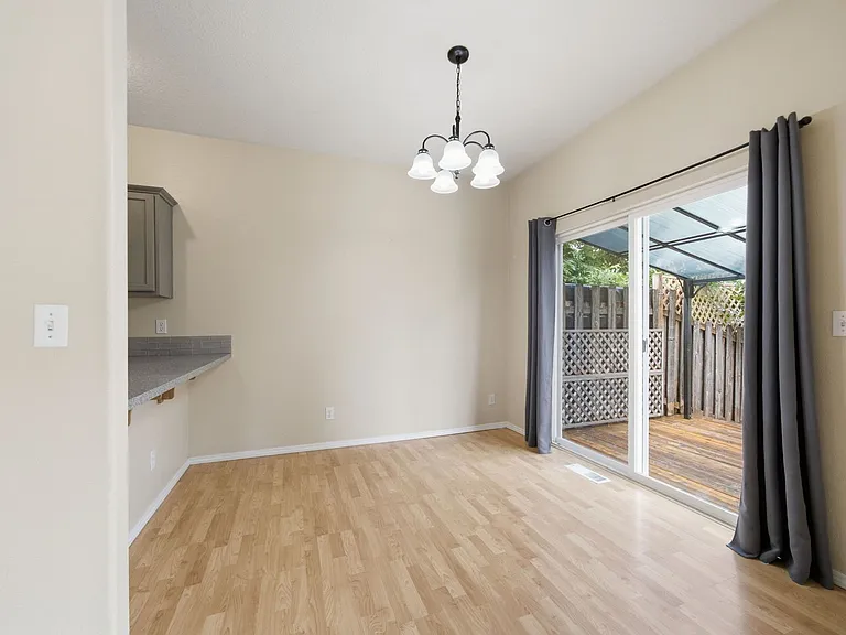 1499 NE Birkshire Ct — Photo 12