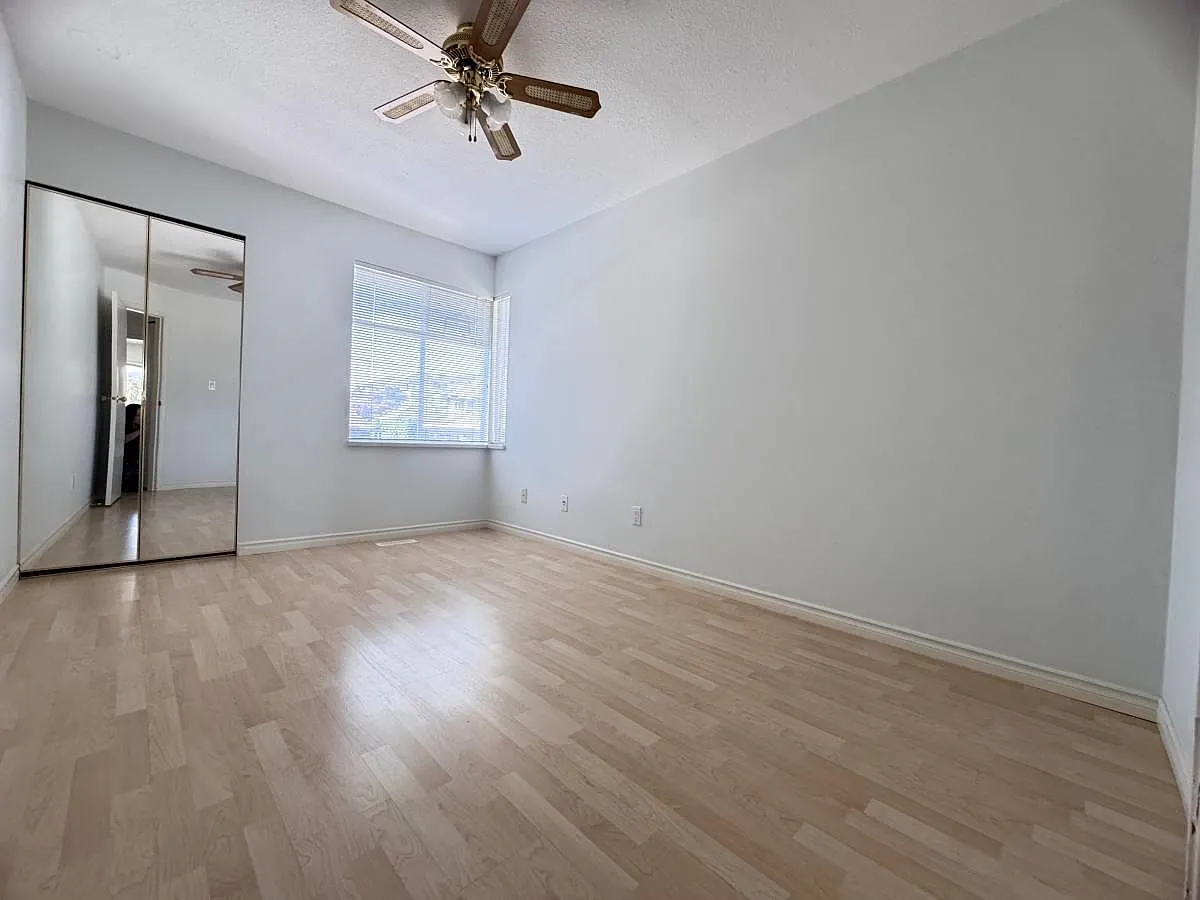 4 bed, 1900 sqft, $3,500 — Photo 4