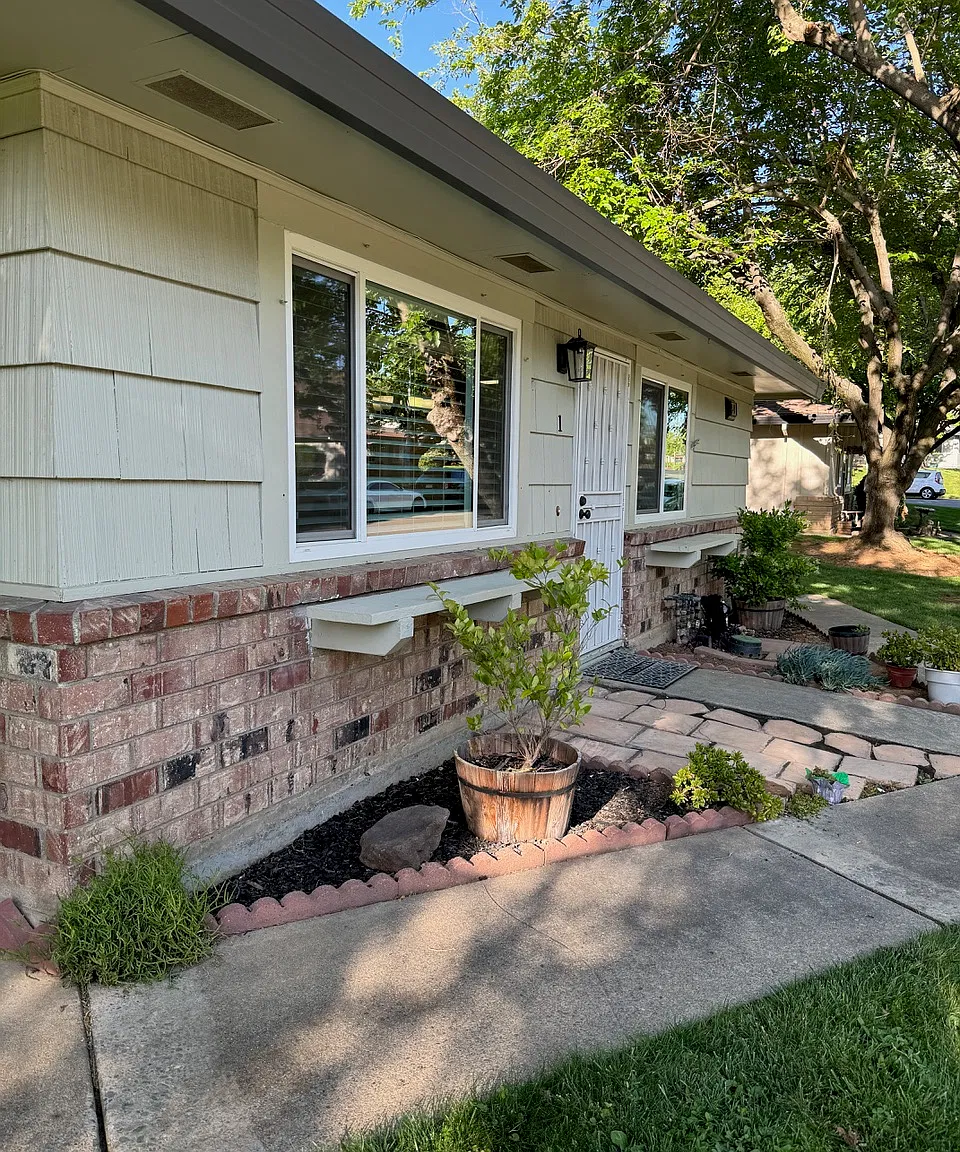 Breuner Dr, Roseville — Photo 2