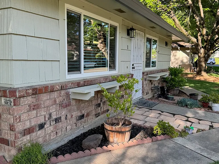 Breuner Dr — Photo 2