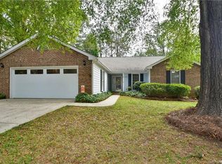 2318 Heathershire Ln, Matthews, NC 28105