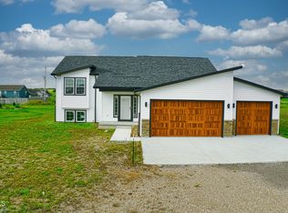 13680 Mulberry Loop NW, Williston, ND 58801