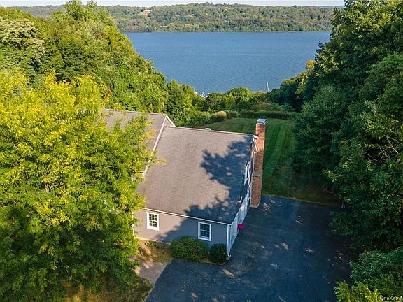 4th image of 10 Hudson Banks