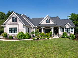 145 Via Largo Dr, Lewisburg, WV 24901