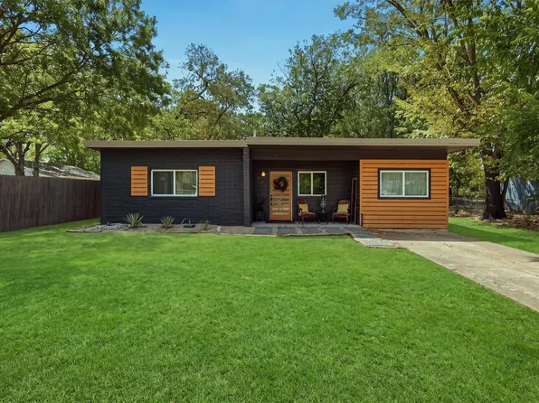 803 W Bluff St, Granbury, TX 76048