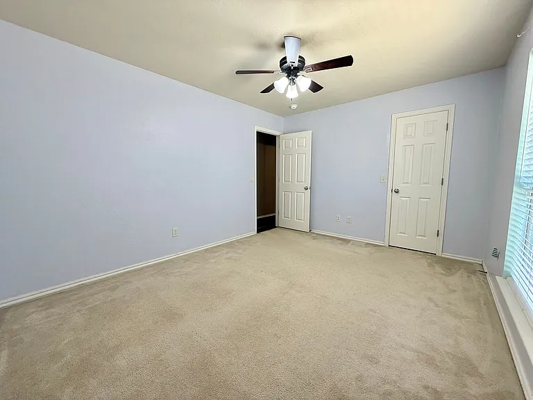 613 Oak Creek Dr — Photo 15