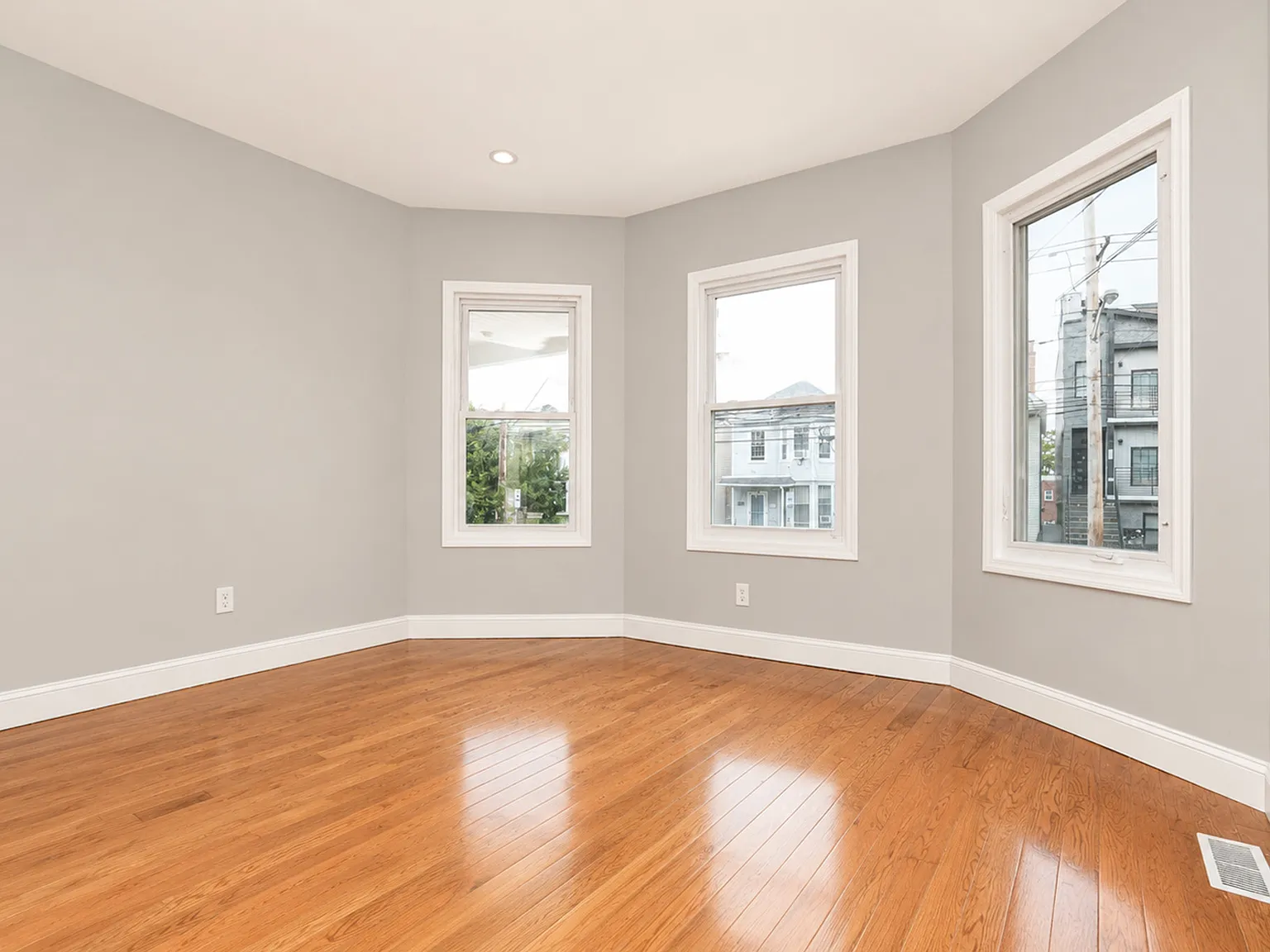 3 bed, $2,800 — Photo 3