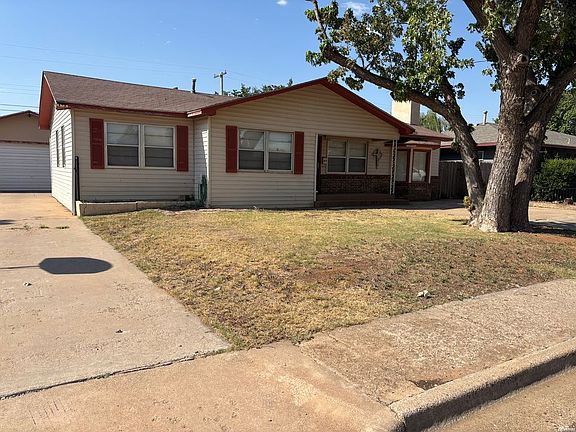 3rd image of 513 W Yucca Ave